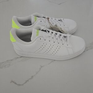 NWT Adidas Advantage 2.0